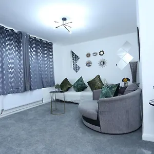 Apartment Abbeywood Station House
